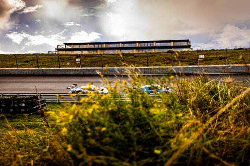 #159 - Garage 59 - Benjamin GOETHE - Nicolai KJAERGAARD - McLaren 720S GT3 EVO - PRO, #25 - Sainteloc Junior Team - Patric NIEDERHAUSER - Erwan BASTARD - Audi R8 LMS GT3 EVO II - PRO
 | © SRO - TWENTY-ONE CREATION | Jules Benichou