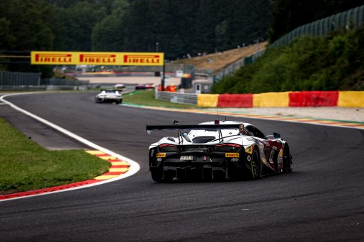 #5 - Optimum Motorsport - Charles FAGG - Sam DE HAAN - Dean MACDONALD - Tom GAMBLE - McLaren 720S GT3 EVO - GOLD, Race
 | © SRO / Kevin Pecks 1VIER